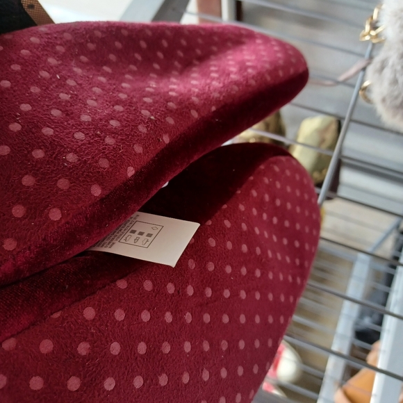 Houseshoes - Picture 2 of 2